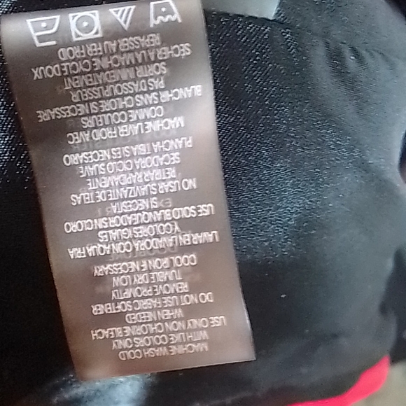 Iconic Calvin Klein winter vest - Picture 8 of 9